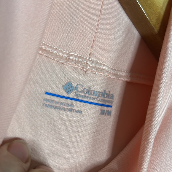 Columbia Women’s Weekend Adventure Pullover with Zippered Front Pocket. Size M - Picture 6 of 11